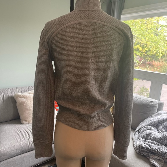 On repeat bomber lululemon - Picture 2 of 12
